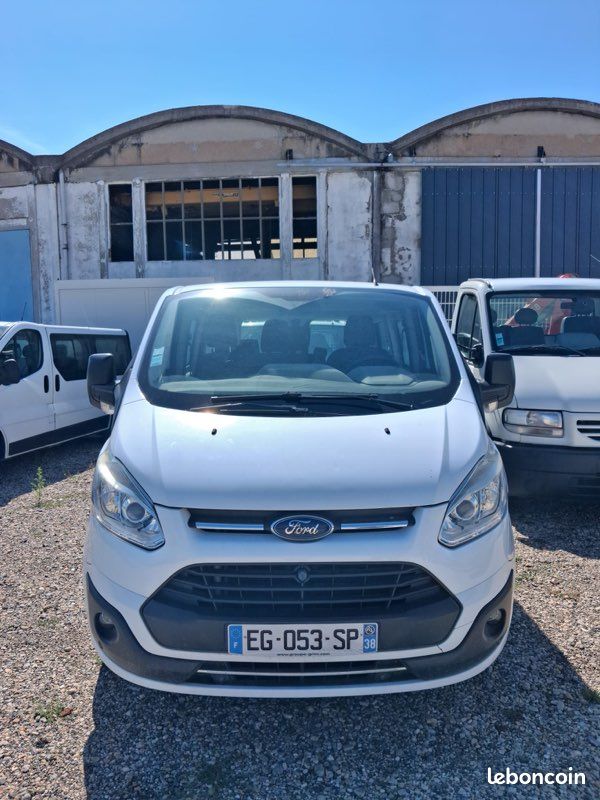 Ford Custom 9 places mini van, photo 2